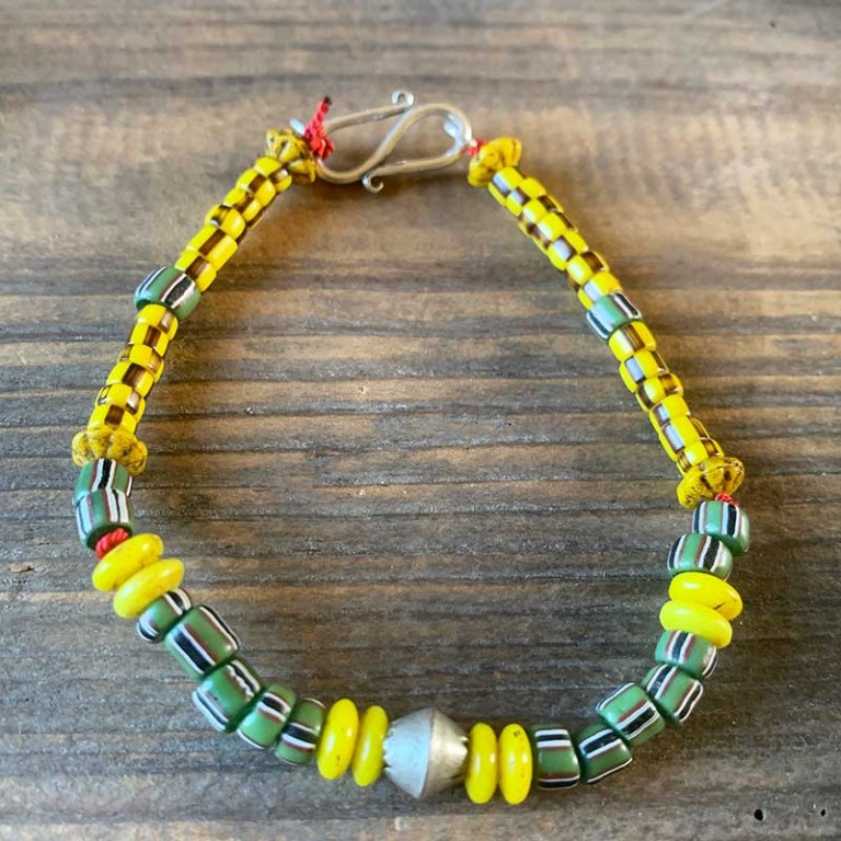 Bracelet Simple perles rayées jaunes/ vertes
